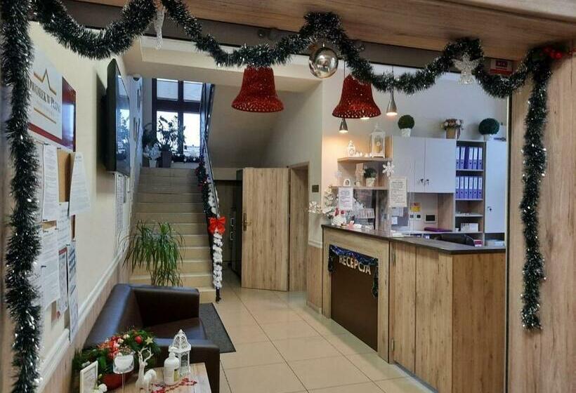 اتاق استاندارد, Dworek W Płoni