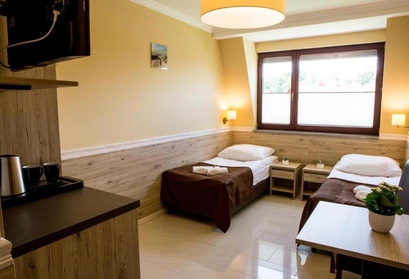 اتاق استاندارد, Dworek W Płoni