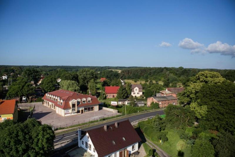 اتاق استاندارد, Dworek W Płoni