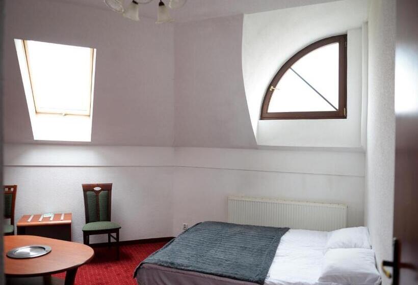 חדר סטנדרט לארבעה, Gościniec Czarci Młyn