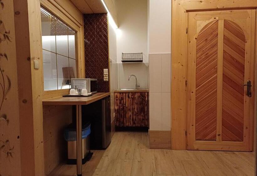 اتاق لوکس خانوادگی, Gospoda Harnaś