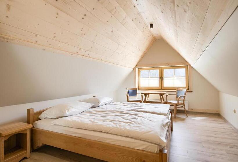 Deluxe Suite King Bed, Gospoda Harnaś