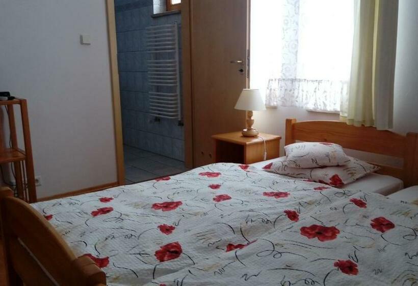 스탠다드 룸, Gospodarstwo Agroturystyczne Pensjonat Sad