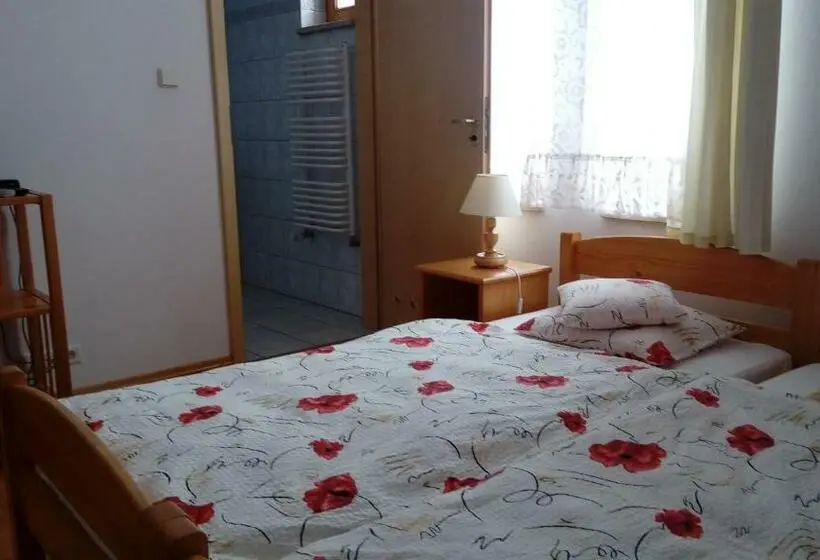 スタンダードルーム, Gospodarstwo Agroturystyczne Pensjonat Sad