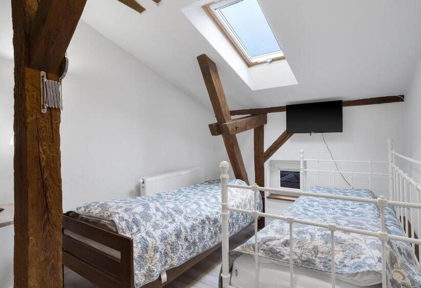 标准工作室, Kawerna Obornicka Pod Orłem Noclegi