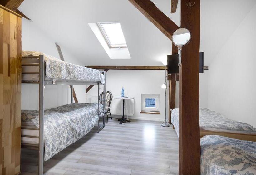 四人标准间, Kawerna Obornicka Pod Orłem Noclegi