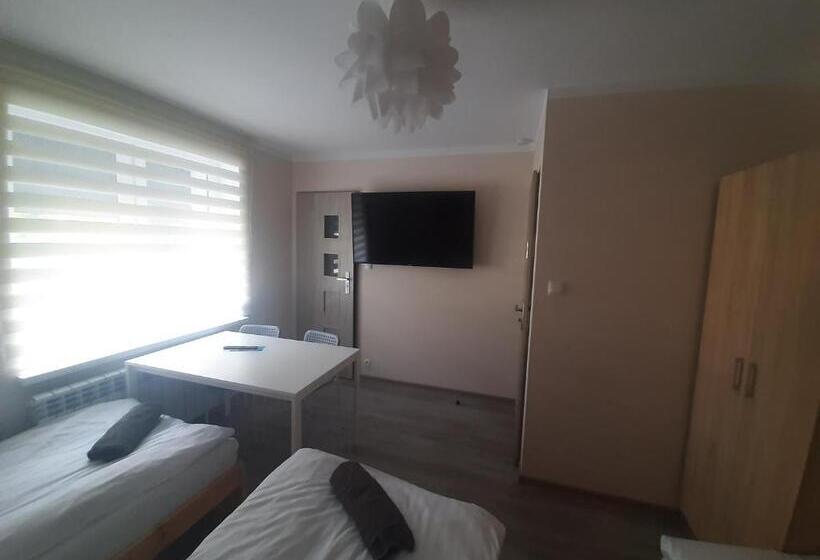 スタンダードトリプルルーム, Tropikalna Odnowa