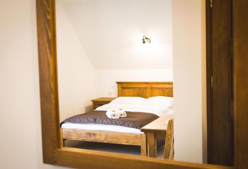 Трехместный Номер Deluxe, Willa Lichajówka