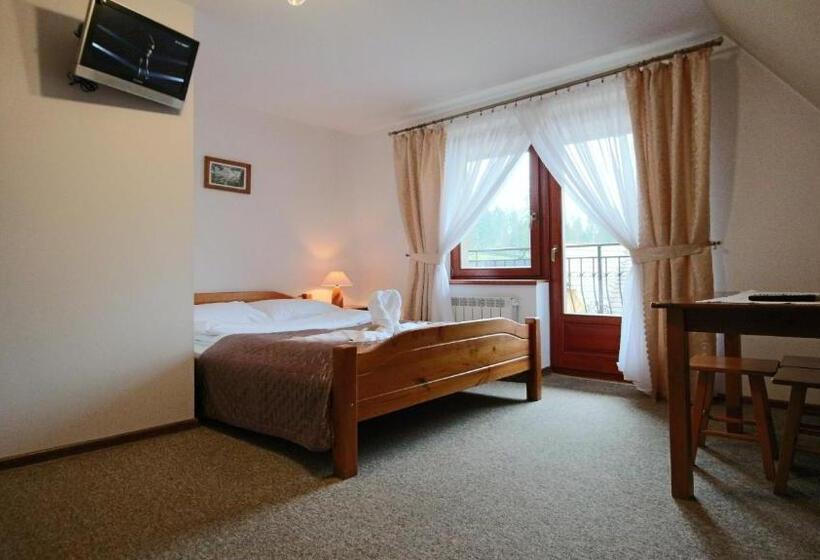 Трехместный Номер Стандарт с Балконом, Willa Lichajówka