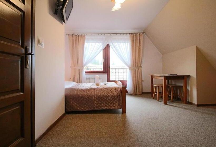 Трехместный Номер Стандарт с Балконом, Willa Lichajówka