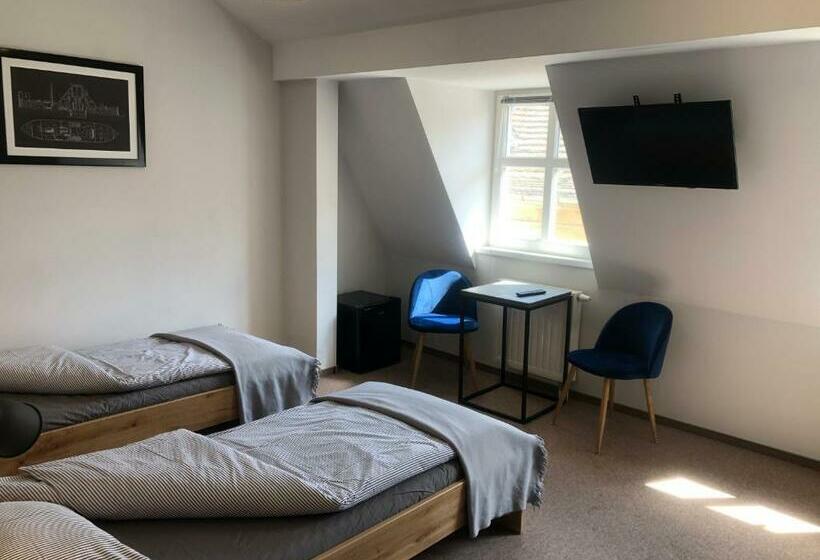 豪华三人间, Bemma Apart Hostel