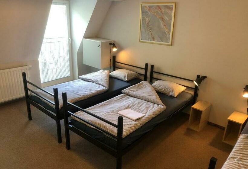 豪华三人间, Bemma Apart Hostel