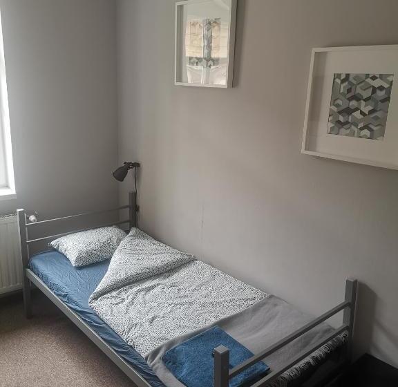 标准单人间共用浴室, Bemma Apart Hostel