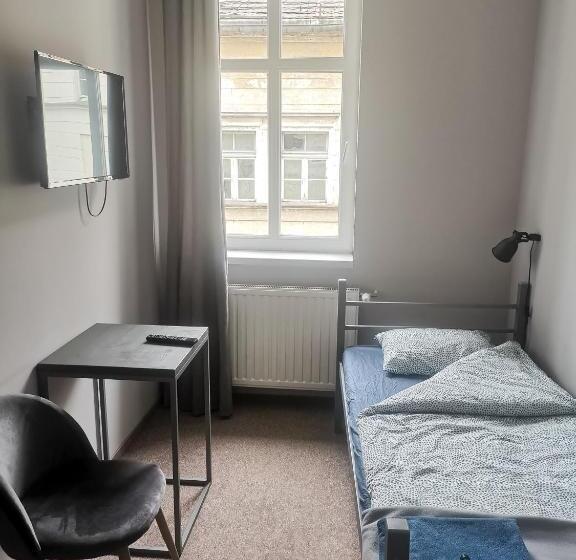 标准单人间共用浴室, Bemma Apart Hostel