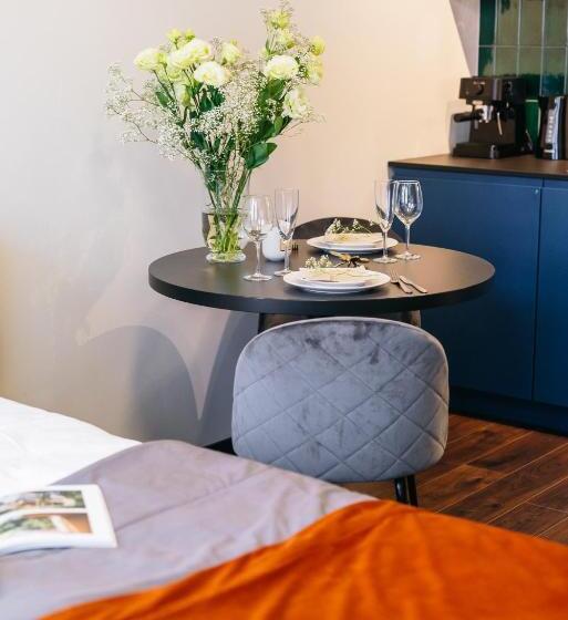 استودیوی استاندارد, Estery12 By Loft Affair