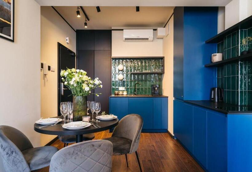 سوییت, Estery12 By Loft Affair