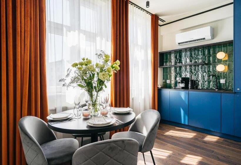 استودیوی استاندارد, Estery12 By Loft Affair