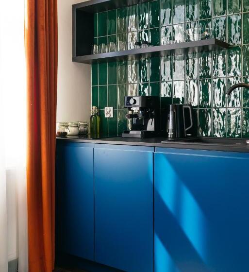 استودیوی استاندارد, Estery12 By Loft Affair