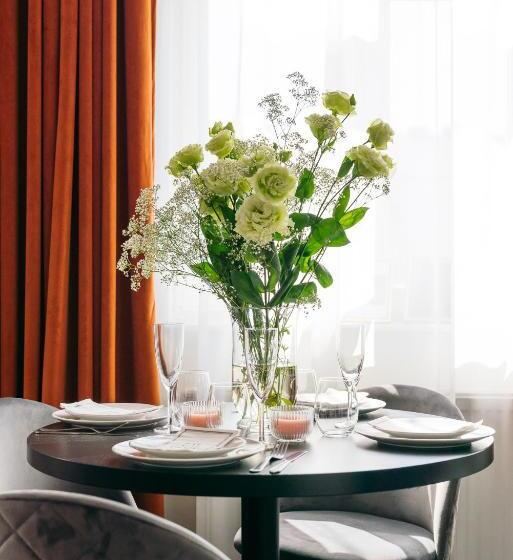 استودیوی استاندارد, Estery12 By Loft Affair