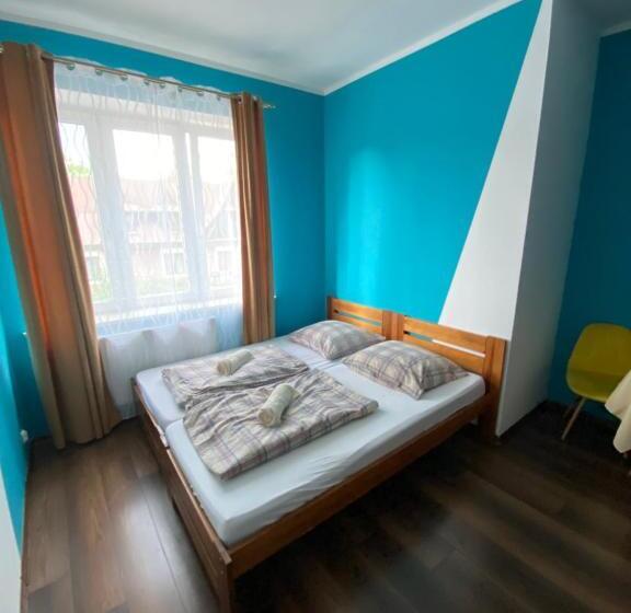 标准间, Hostel 1902