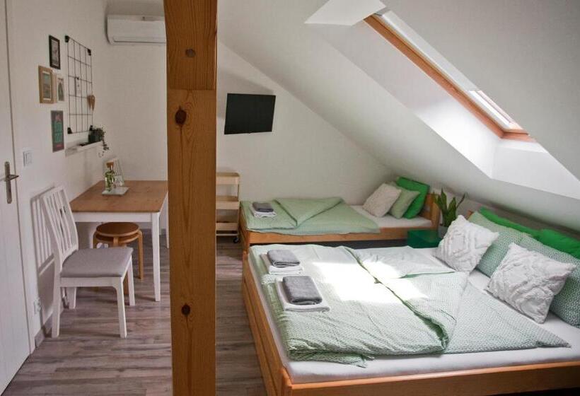 Четырехместный Номер Стандарт, Hostel 33