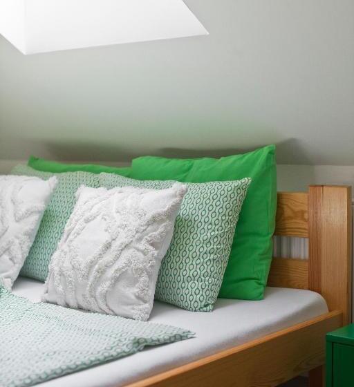 四人标准间, Hostel 33