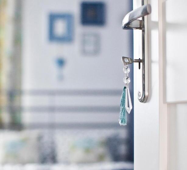 家庭工作室, Hostel 33