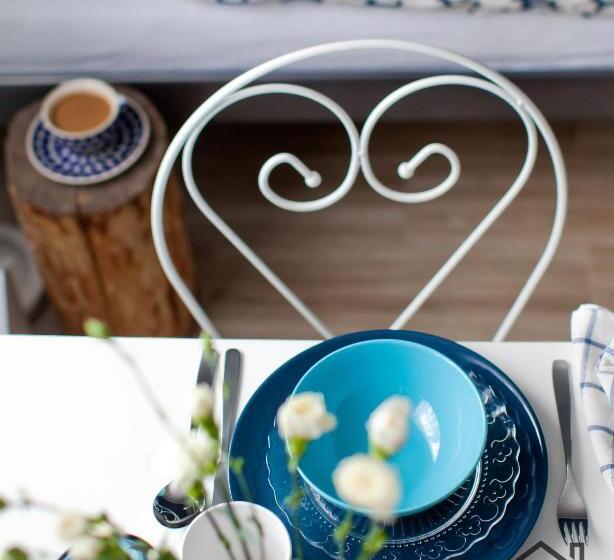 家庭工作室, Hostel 33