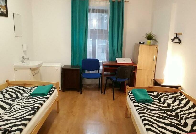 Номер Стандарт Совместная Ванная, Hostel Gliwice Centrum