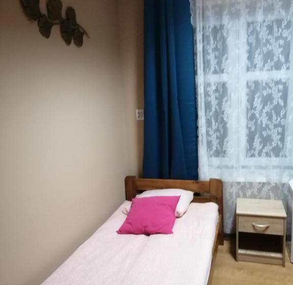 Номер Стандарт Индивидуальный Совместная Ванная, Hostel Gliwice Centrum