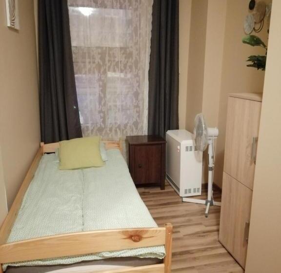 غرفة قياسية فردية حمام مشترك, Hostel Gliwice Centrum