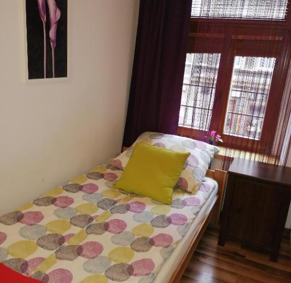 غرفة قياسية فردية حمام مشترك, Hostel Gliwice Centrum