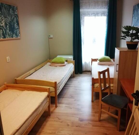 غرفة قياسية ثلاثية حمام مشترك, Hostel Gliwice Centrum
