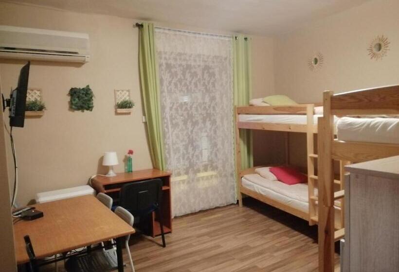 غرفة قياسية رباعية, Hostel Gliwice Centrum