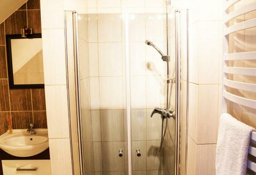 غرفة قياسية ثلاثية, Agroturystyka Olszynka