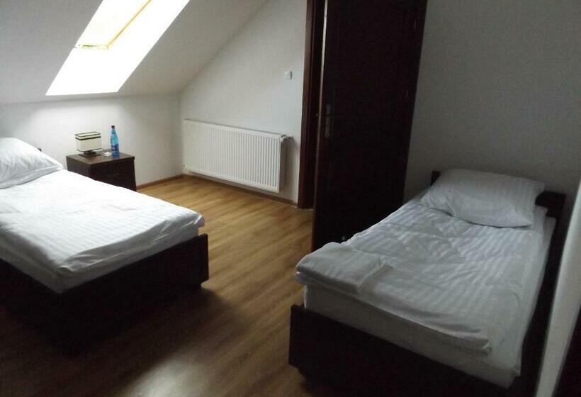 غرفة قياسية ثلاثية, Agroturystyka Olszynka