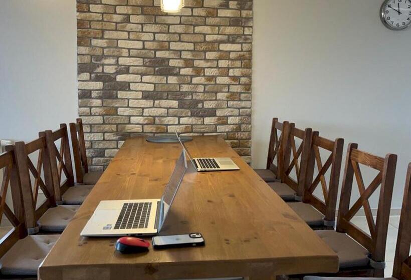 فيلا غرفة نوم واحدة, Baza Grapa Dom Pokoje Do Wynajęcia