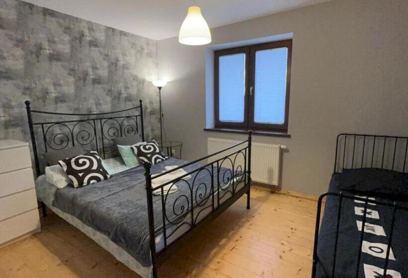 غرفة كلاسيكية ثلاثية, Baza Grapa Dom Pokoje Do Wynajęcia