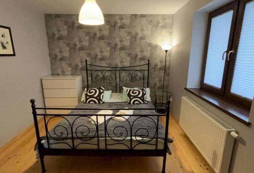 غرفة كلاسيكية ثلاثية, Baza Grapa Dom Pokoje Do Wynajęcia