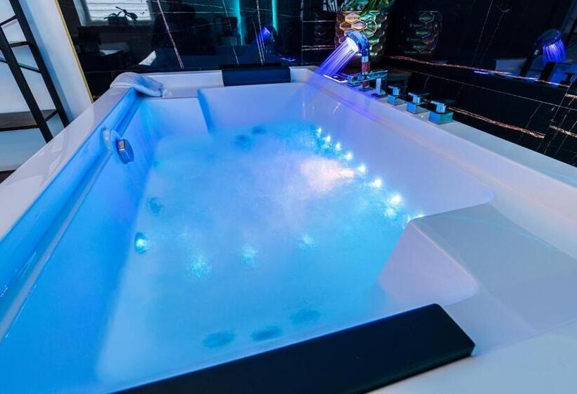 סטודיו סופריור, Glamour   Restaurant & Spa