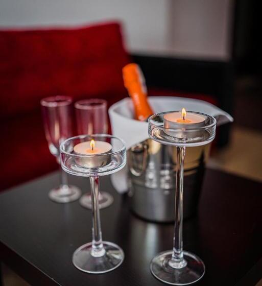 סטודיו סופריור, Glamour   Restaurant & Spa