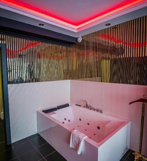 סטודיו סופריור, Glamour   Restaurant & Spa