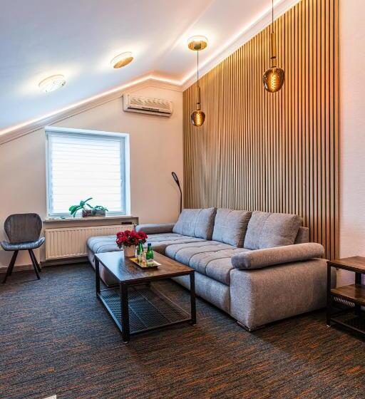 סטודיו סופריור, Glamour   Restaurant & Spa