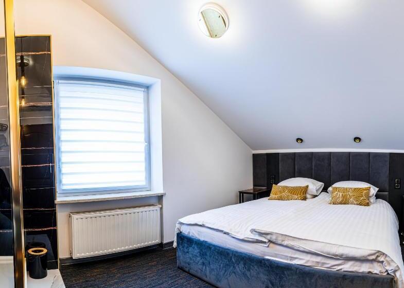 סטודיו סופריור, Glamour   Restaurant & Spa