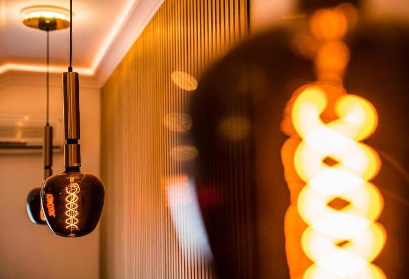 סטודיו סופריור, Glamour   Restaurant & Spa