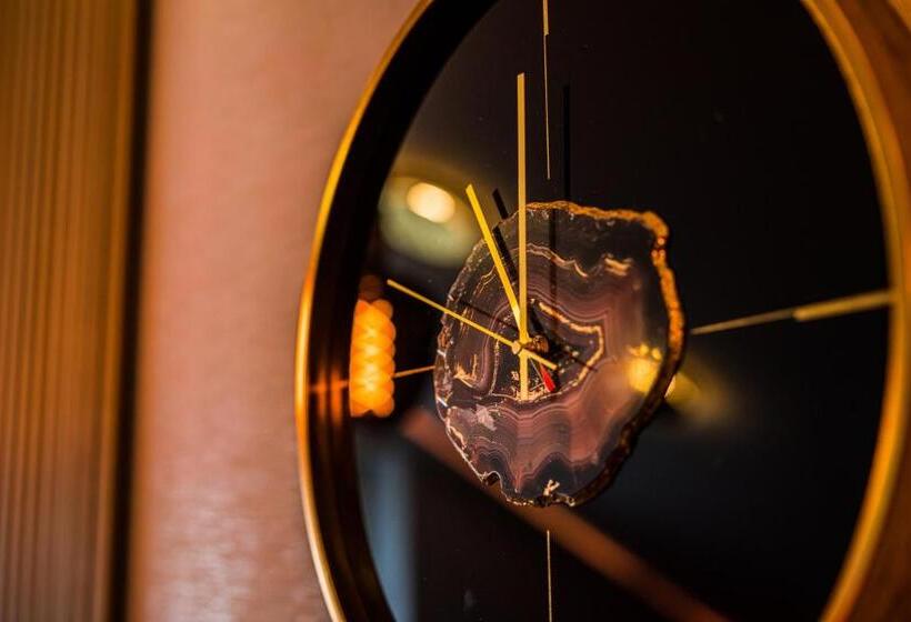 إستوديو سوبيريور, Glamour   Restaurant & Spa