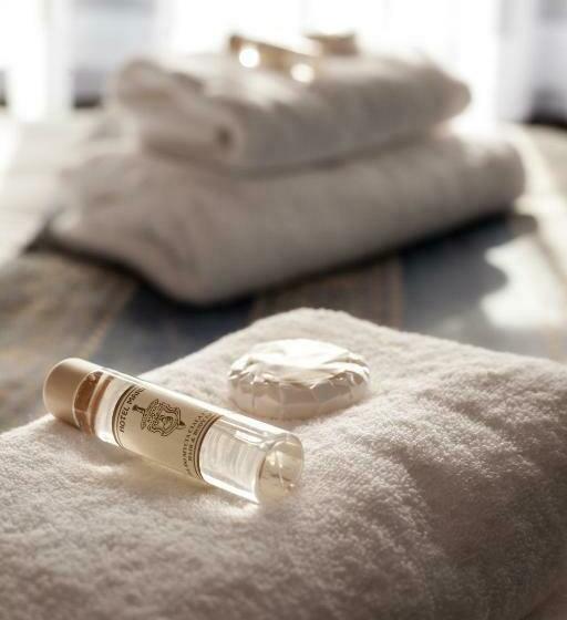 חדר דלוקס, Maria