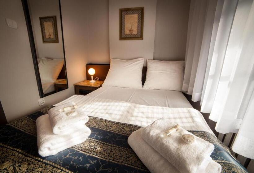 חדר קלאסי, Maria