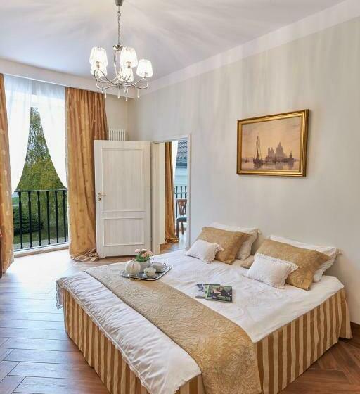 침실 1개 아파트, Pałac W Smoszewie