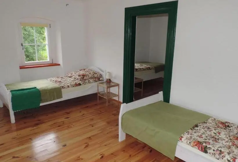 スタンダード４人部屋, Pod Miotełką